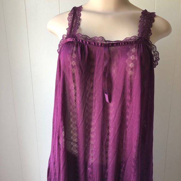 Vintage Plum Nightgown - Picture 2 of 8